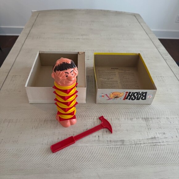 Vintage 1965 Mint Milton Bradley Bash! A Real Knockout Game #4543 - Picture 2 of 9